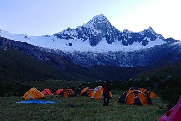 Private Santa Cruz Llanganuco Trek